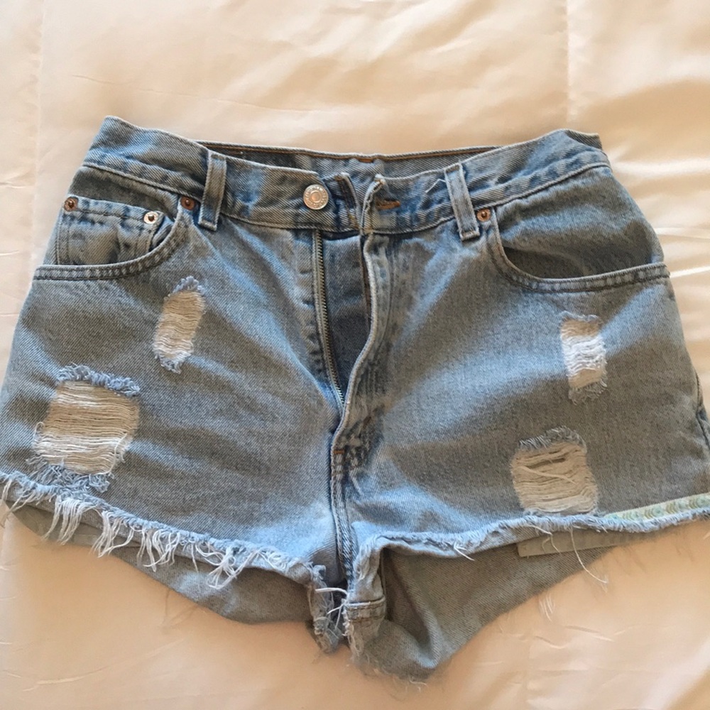 Levi high waisted shorts